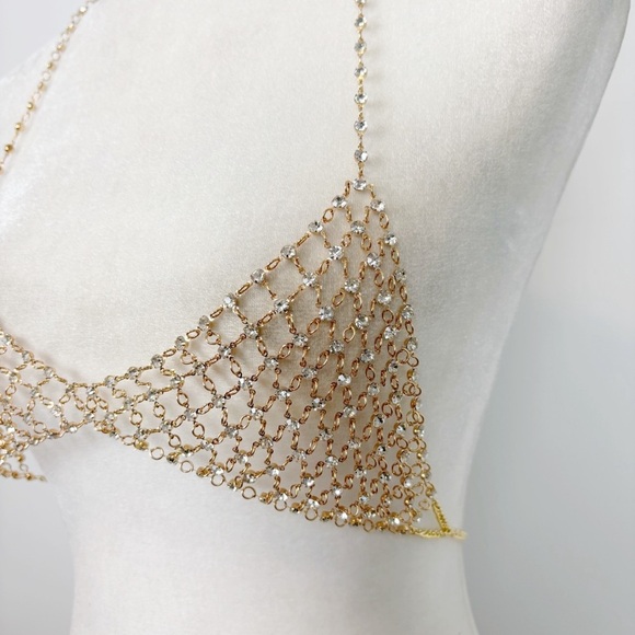 Amber Sceats x REVOLVE Festival Ready Chain Bra in Gold - Picture 4 of 12
